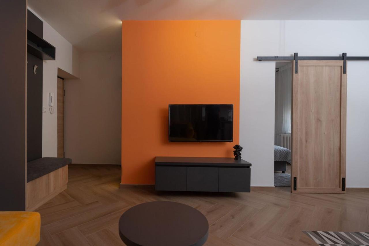 Republic Square Apartment - With Garage Novi Sad Extérieur photo