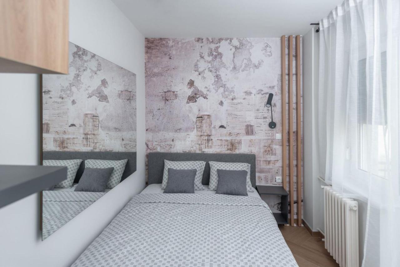 Republic Square Apartment - With Garage Novi Sad Extérieur photo